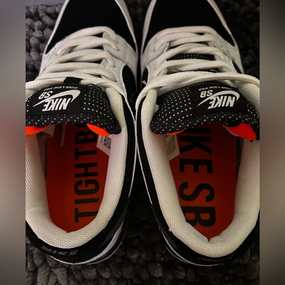 Nike TightBooth SB Dunk Low Pro Black and White Sneakers/Skateboard Shoes Size 8 - Picture 5 of 16